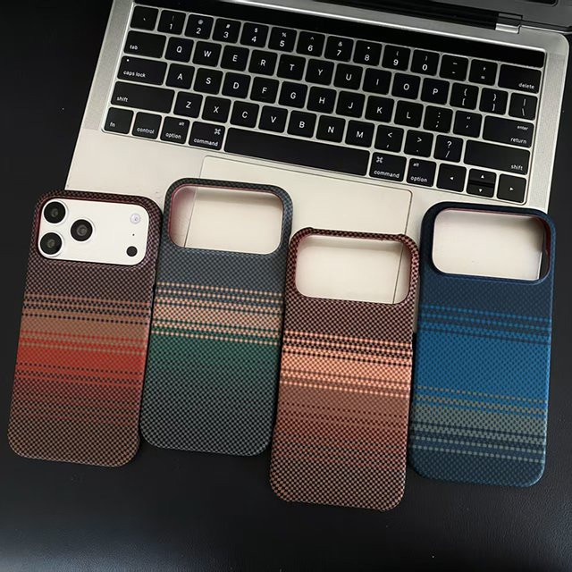 Apple Luxuriöse gewebte Magnet-Handyhülle mit MagSafe für iPhone 17 Pro Max, 16 Pro, 15, 14, 13 in Rot/Mehrfarbig - Bild 1