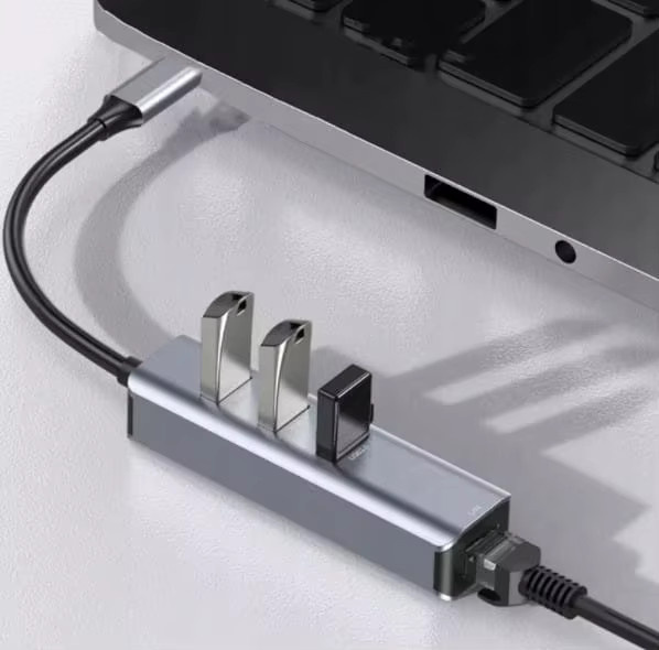 Zenwire BYL-2013U USB-C Ethernet Gigabit Adapter in Silber mit 3x USB 3.0 Anschlüssen - Bild 3