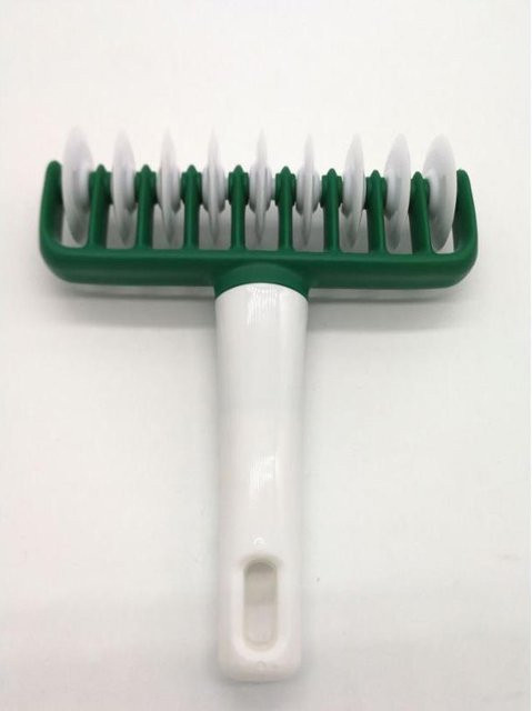 Multifunktions Nudelschneider aus Kunststoff als Teigschneider und Pasta Maker in Grün und Weiß - Bild 1