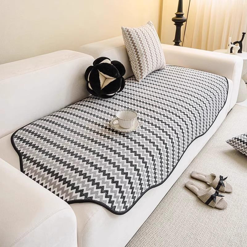 Hochwertiges Chenille-Sofakissen in unregelmäßiger Form, rutschfestes Sitzkissen für Ledersofas, B/B: 70 x 70 cm - Bild 1
