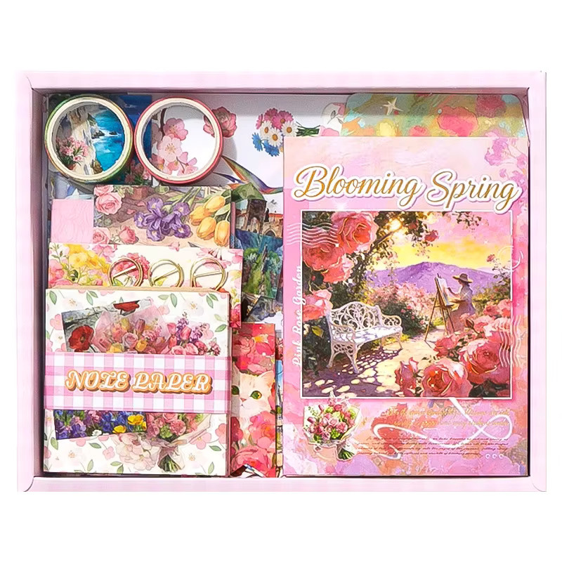Sylvia Scrapbook-Geschenkset mit A6 Notizbuch, Washi-Tape, Aufklebern und dekorativem Papier in Multicolour - Bild 2