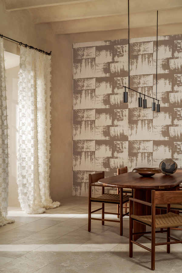 Élitis Wallpaper Muse RM 1047 02 in Gold, Grau und Weiß mit abstraktem geometrischem Textildesign - Bild 1