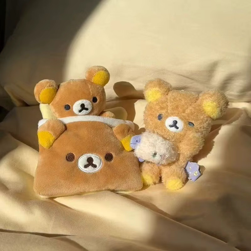 Sanx Rilakkuma Schlafsack aus Plüsch für 10 cm Puppenanhänger in Braun - Bild 2