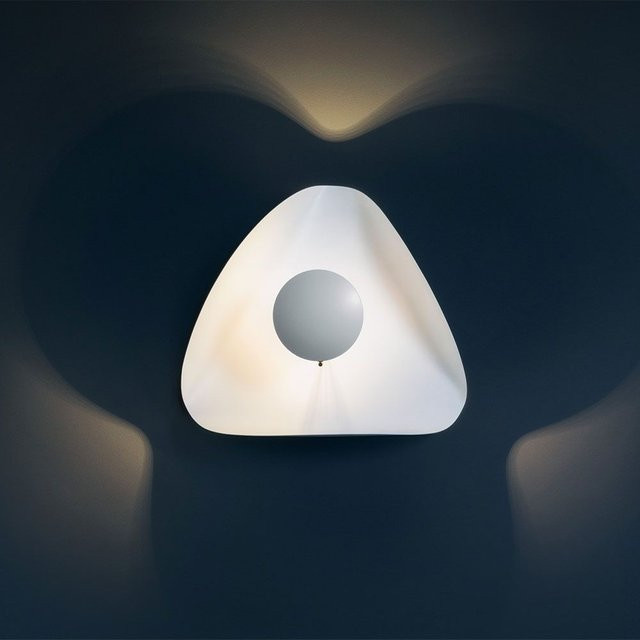 Catellani & Smith Lederam Manta CWS1 LED-Wand- und Deckenleuchte in Weiß mit satiniertem Gestänge und warmweißem Licht (2700K) - Bild 1