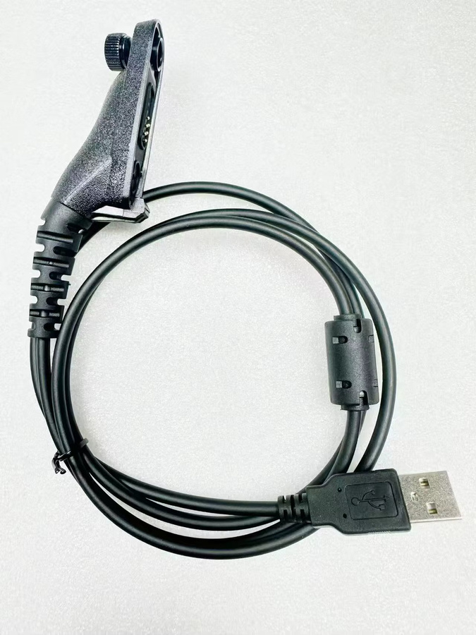 USB-Programmierkabel für Motorola MOTOTRBO XiR P8668i DP3601 DP4401e DP4801E DP4800 XPR6500 Walkie Talkie Funkgeräte in Schwarz mit USB-A und USB-C Anschluss - Bild 2