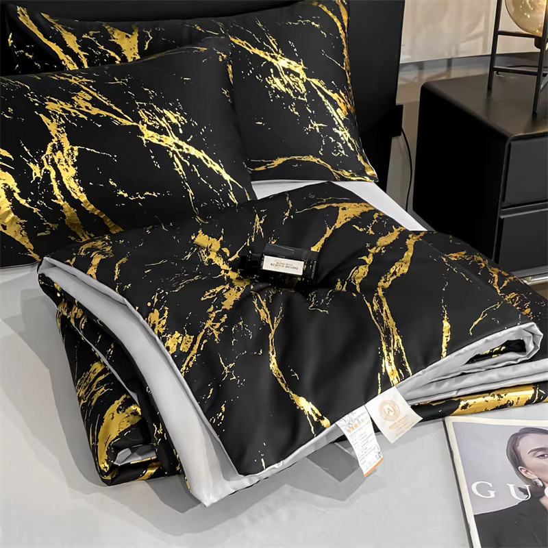 Bonenjoy Eiskühlende Sommerdecke mit Schwarz-Gold-Marmormuster, Bettüberwurf in Glamour-Optik, B/B/H: 200 x 150 x 1 cm - Bild 5