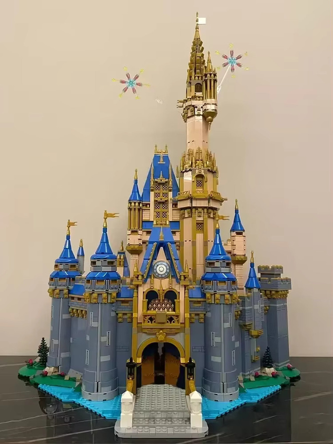 Disney Schloss und Umgebung, Bausteine, 4837 Teile, Film-Baumodell - Bild 1