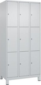 C+P Schließfachschrank Classic PLUS mit 3 Abteilen und Füßen, Farbe Lichtgrau, B/T/H: 90 x 50 x 195 cm - Bild 1