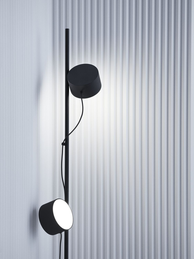 Muuto Post Stehleuchte in Schwarz mit dimmbarer LED aus Metall - Bild 2