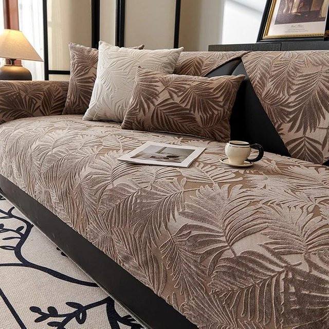 Jacquard-Sofabezug aus Samt mit Blattmuster in Beige, rutschfest und warm, inklusive Couchkissen 70 x 70 cm - Bild 1