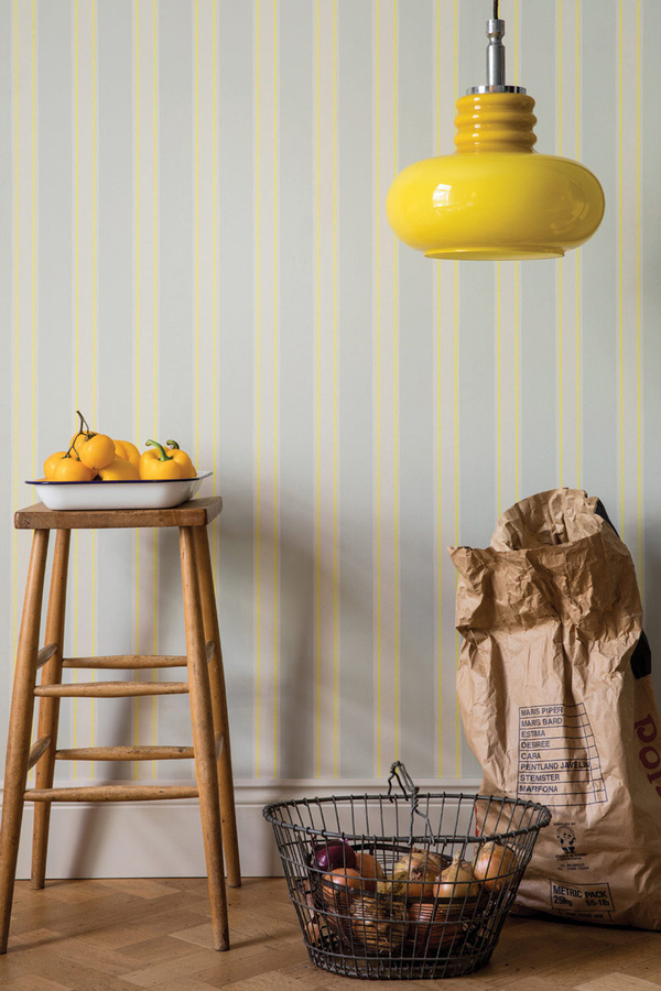 Farrow & Ball Tapete Block Print Stripe in Cromarty, Shaded White und Yellowcake mit abstraktem Streifenmuster - Bild 1