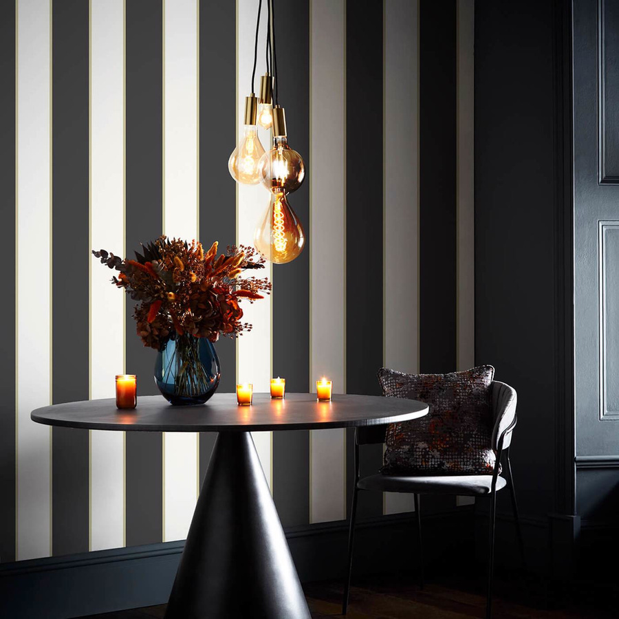 Clarke & Clarke Wallpaper Cosmopolis Noir mit abstraktem Streifenmuster in Gold, Silber und Schwarz als Vlies Tapete in Matt - Bild 1