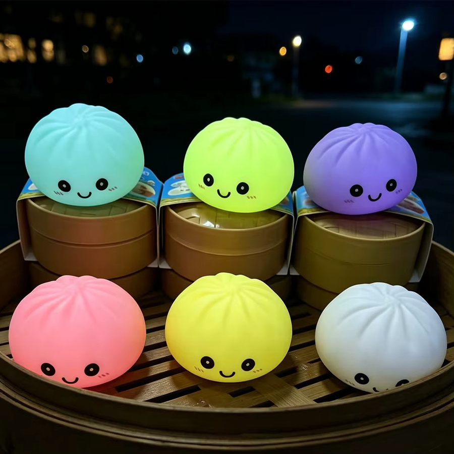 Bandai Kawaii Dumpling LED-Nachtlicht aus Silikon in Multicolour mit Farbwechsel und Touch-Funktion - Bild 2