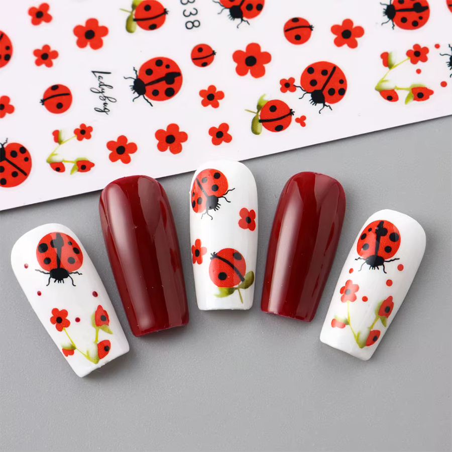 Full Beauty Nagelaufkleber Marienkäfer mit roter Blume, 2 Stück, glänzend - Bild 5