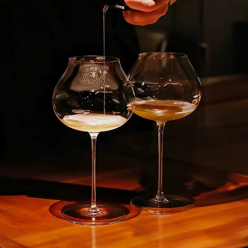 Handgefertigtes Burgunderglas aus transparentem Kristall für Wein - Bild 2