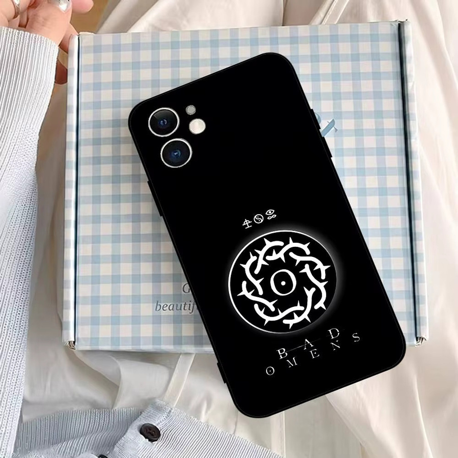 Mesuca Bad Omen Noah Logo Handyhülle für iPhone 17 16 15 14 13 12 11 Pro Max Mini X Xs XR in Schwarz aus Silikon - Bild 3