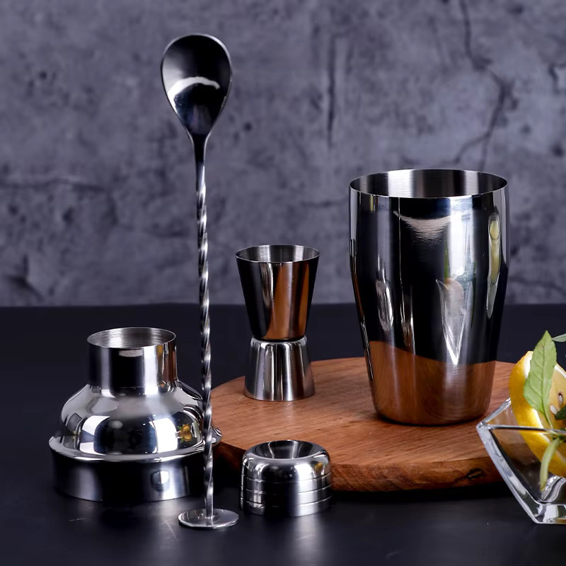 bespritgift Cocktail-Herstellungsset aus Edelstahl in Silber, 3-teiliges Barzubehör-Set mit Shaker, Jigger und Barlöffel - Bild 4