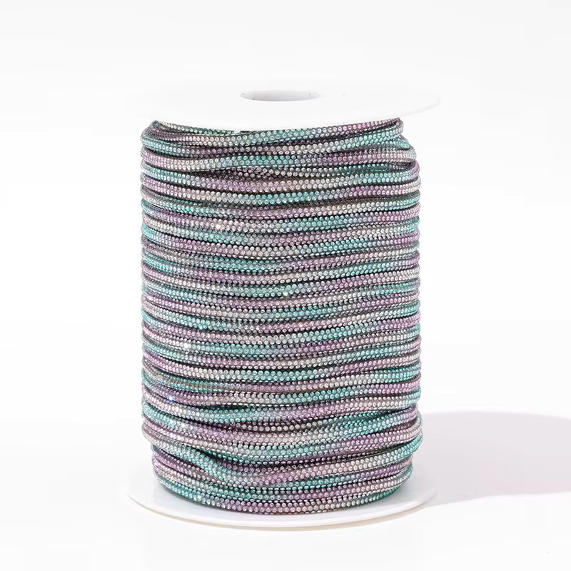 Kristall Strass Schnur mit Glas Diamanten in Weiß, 4mm Breite, 30 Yards für DIY Näharbeiten und Dekorationen - Bild 3