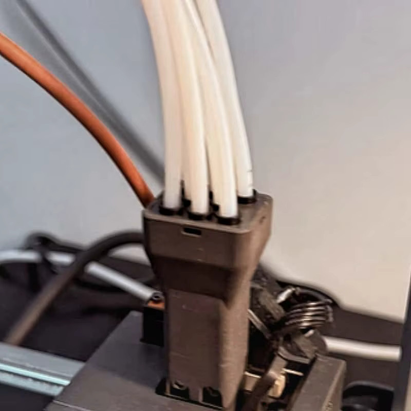 Anycubic 8-in-1 Mehrfarbdruck-Hub für Kobra 3, 3 MAX und S1 Pro, Filament-Splitter für 8-Farben-Druck, Schwarz - Bild 1
