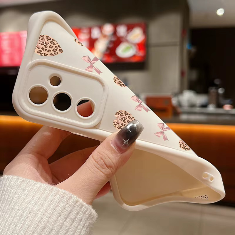 Samsung Handyhülle mit Retro Leopard Print in Weiß für Galaxy S25 S24 S23 S22 Ultra FE A56 A17 A16 A15 A36 A26 A55 A54 5G mit Randabdeckung - Bild 3