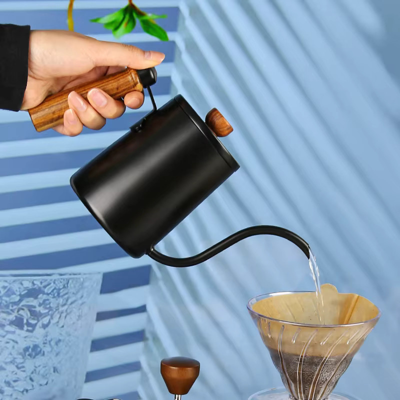 EAKOERS Milchschaumkrug aus Edelstahl mit Schwanenhals-Auslauf, 550 ml, Silber oder Schwarz - Bild 4