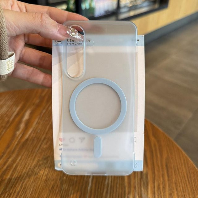 Magnetische Rahmenlose Mattierte Hülle für Samsung Galaxy S25 Ultra S24 Plus S23 FE Stoßfeste Schlanke PC Abdeckung in White - Bild 1