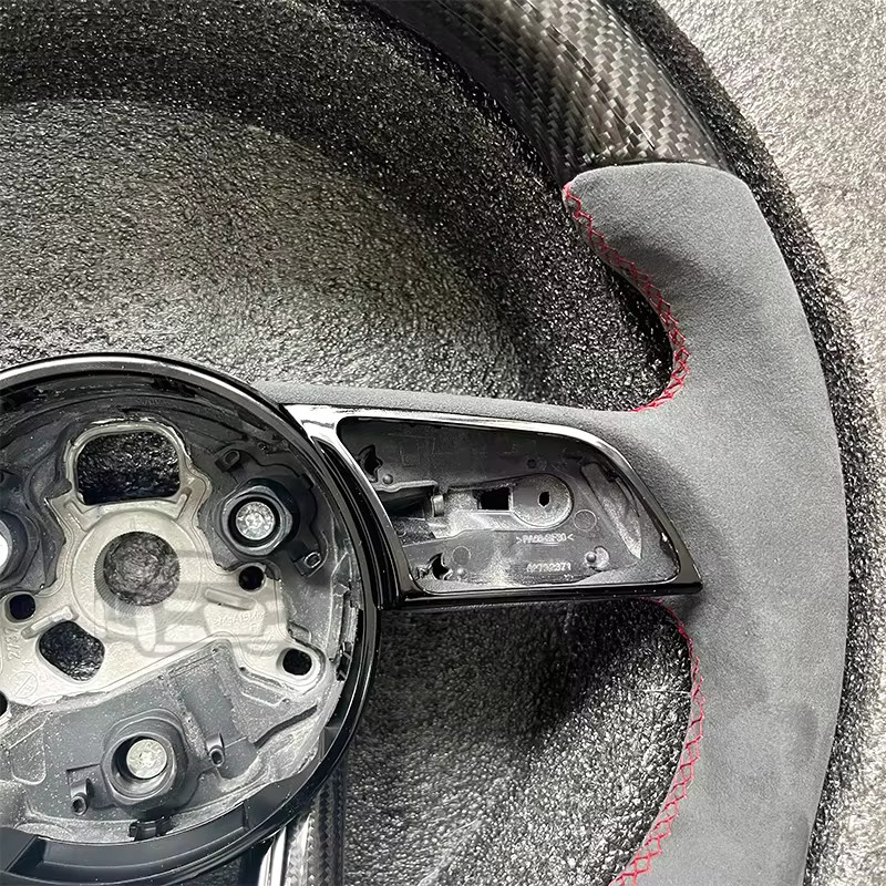 Kohlefaser-Lenkrad mit Lederperforation in Schwarz für Audi B9 S3 S4 S5 RS3 8V RS4 RS5 - Bild 5