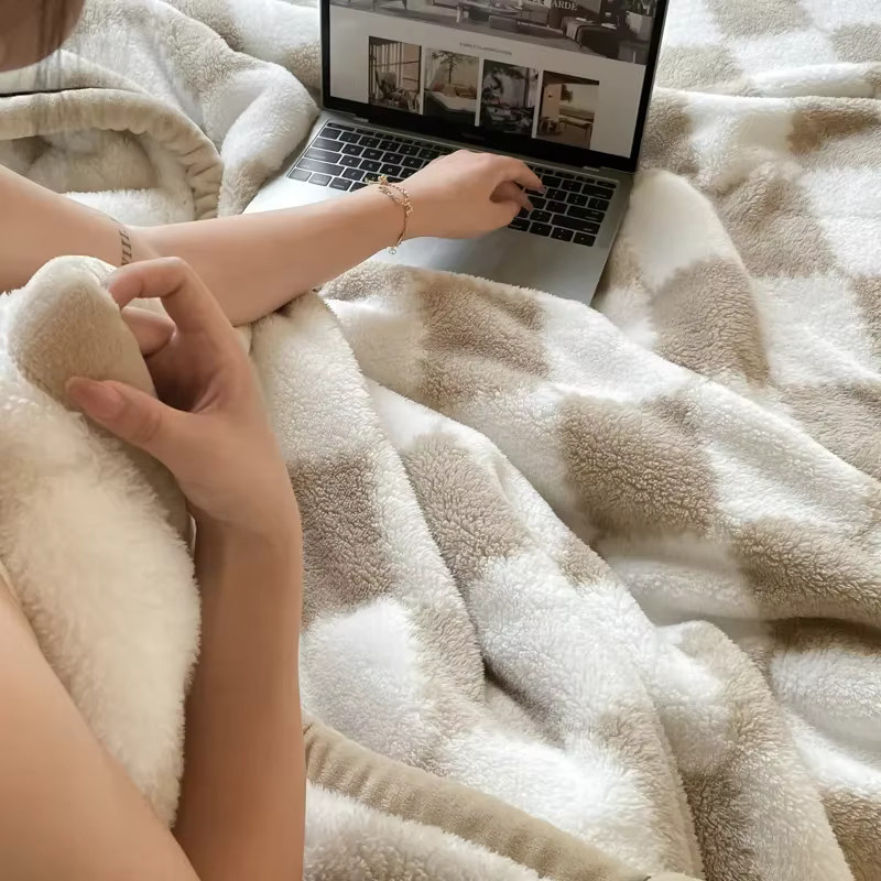 Shumian Samtdecke aus Korallensamt für den Winter, warme Fleece-Decke in Beige oder Braun - Bild 2