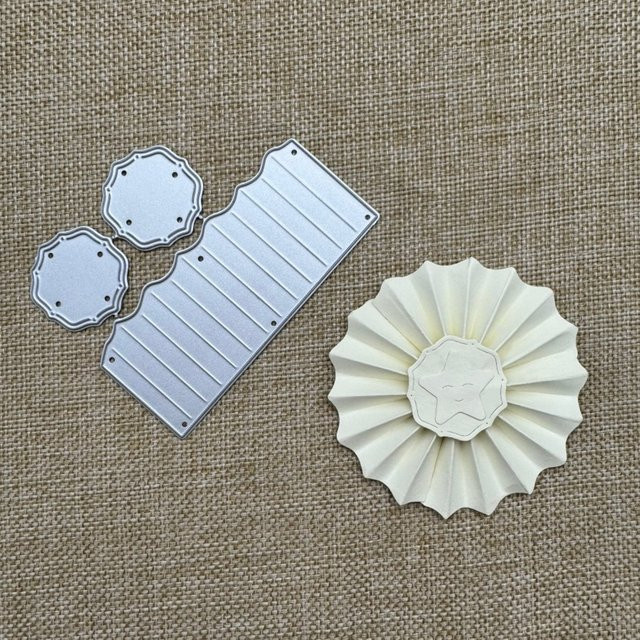 Metall-Stanzform Rosette mit Zierrand in Silber für Bastelarbeiten und Scrapbooking - Bild 1
