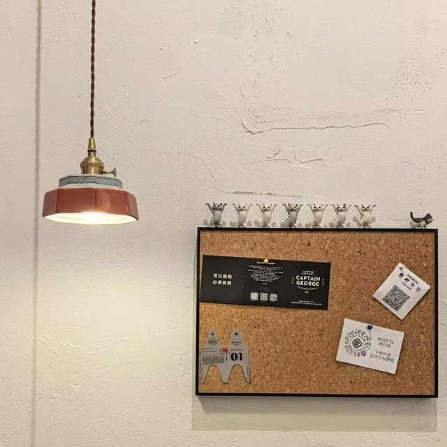 Ramalho LED Pendelleuchte aus Keramik in Gold/Messing für Esszimmer, Küche und Schlafzimmer - Bild 1