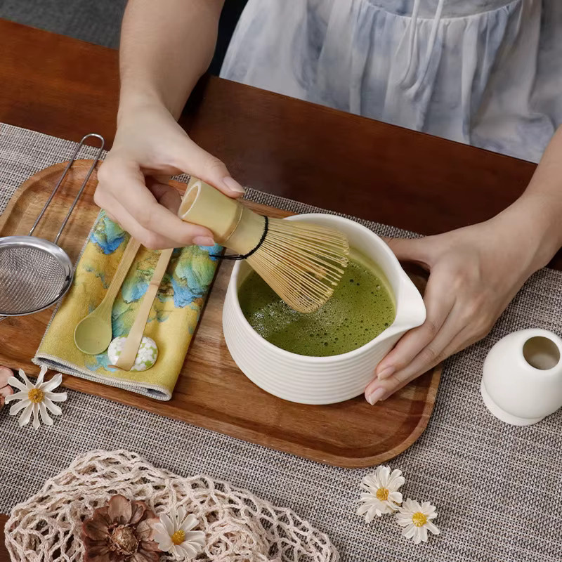 bespritgift Matcha-Set Premium 8-teiliges Keramik-Teezubehör in Pink und Weiß für die Matcha-Zeremonie - Bild 2