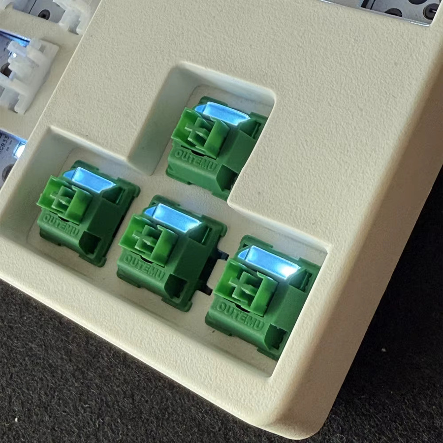 Outemu Bananengrün Mechanische Tastatur-Schalter, geräuschlos, taktil geschmiert, 5-polig, 40 g, Hot-Swap-fähig - Bild 5