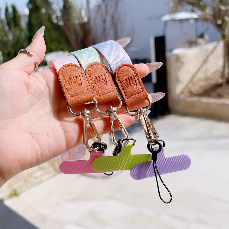 Personalisierte Trend Handy Lanyard mit breitem Seil und Charme als Anti-Verlust Handgelenk Strap für dein Smartphone in Blau und Multicolour - Bild 5