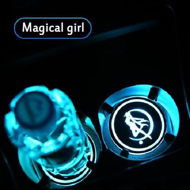 Night Knight Auto-Getränkebecherhalter mit LED-Innenbeleuchtung und USB-C Anschluss in Blau - Bild 1