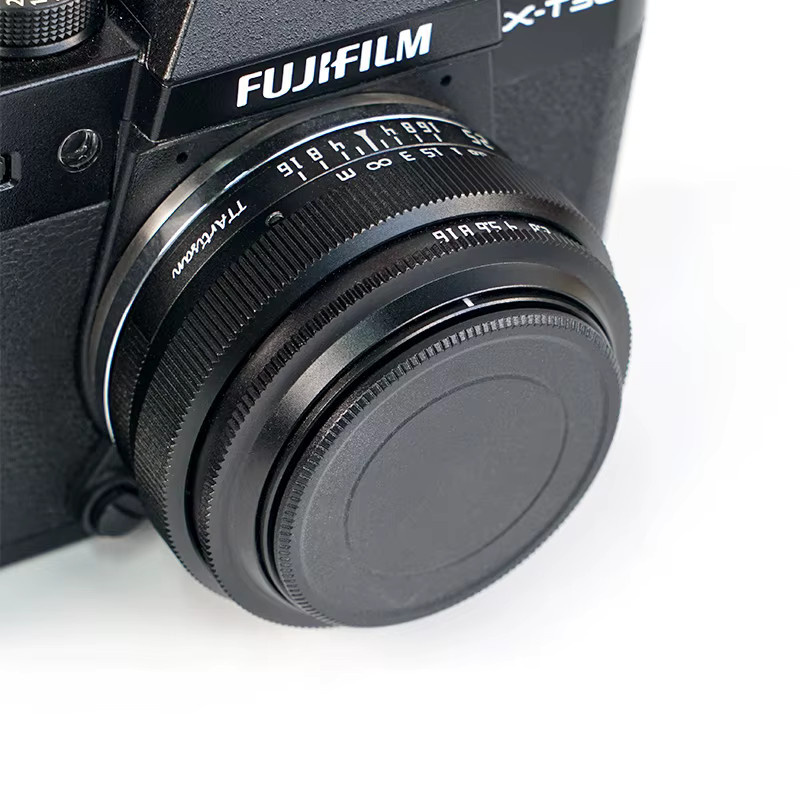 NiYi Focus Metall Kameraobjektivdeckel in Schwarz als schraubbare Objektivabdeckung für Canon, Nikon und Sony - Bild 3