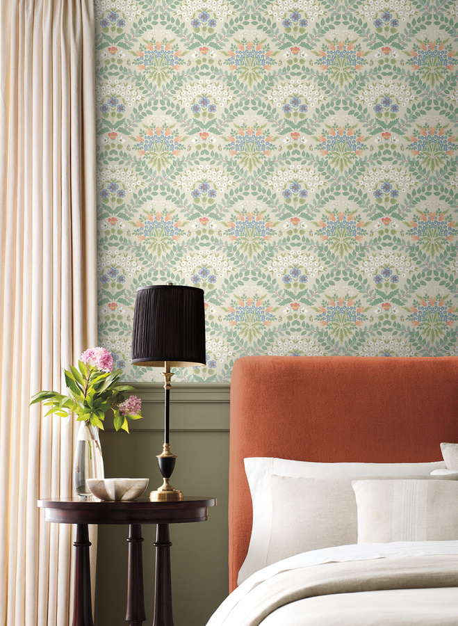 Rifle Paper Co. Tapete Bramble in Multicolour und Gold mit floralem Art-Nouveau-Design aus Vlies - Bild 1