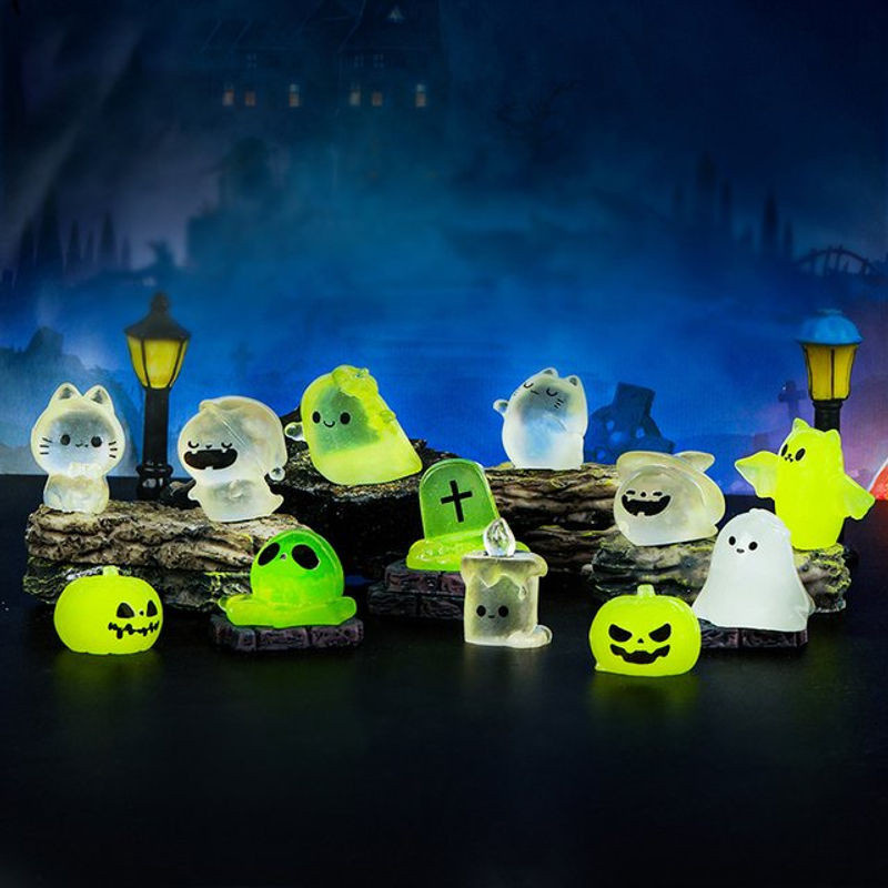 Leuchtendes Halloween Mini Ornament Set mit Fledermaus, Kürbis, Skelett und Geist in Mehrfarbig für Puppenhaus und Desktop Dekoration aus Kunststoff - Bild 1
