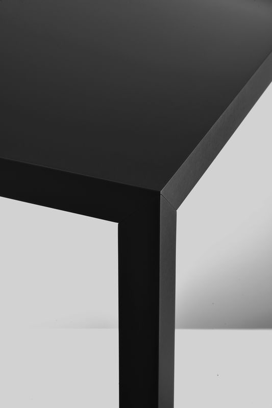 MDF Italia Tense Tisch in Schwarz mit Steinmineralien und Aluminiumprofilrahmen - Bild 2