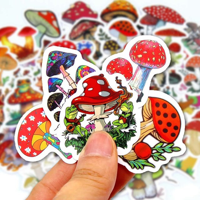 LOLEDE Kawaii Pilz Aufkleber Set mit bunten Cartoon Motiven für Kinder zum Dekorieren von Laptop, Sammelalbum und Kühlschrank, 100 Stück - Bild 1