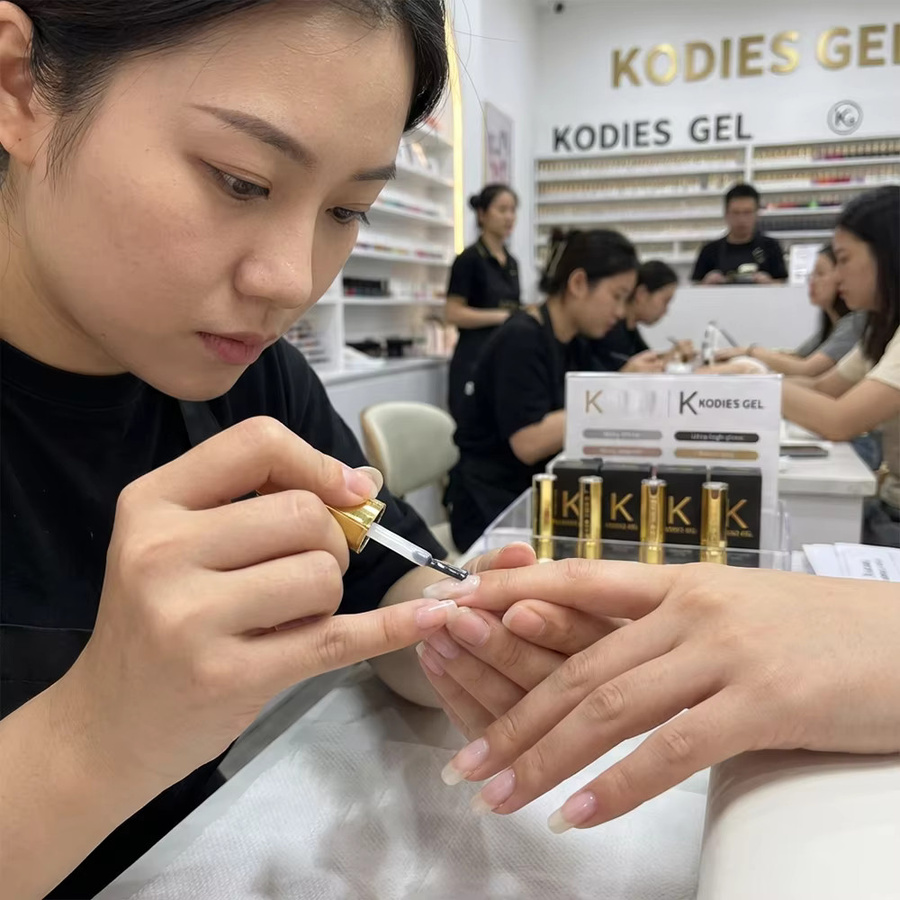 KODIES GEL Builder-Nagelgel, Milchweiß, Glänzend - Bild 2