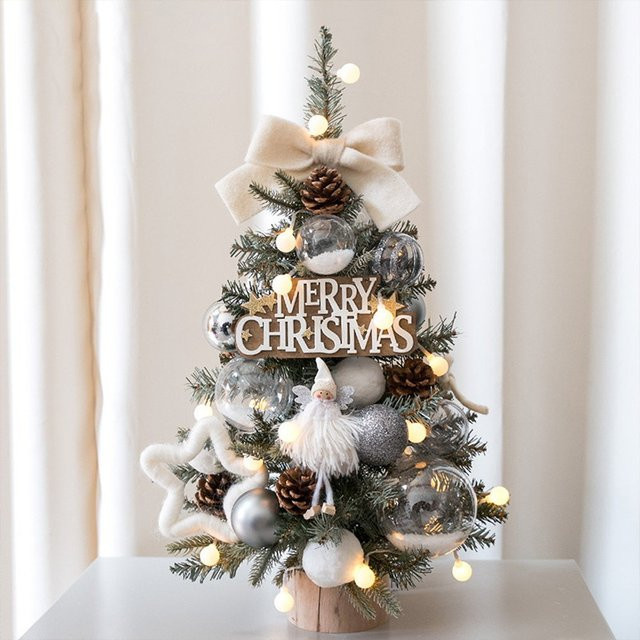 Kreatives DIY-Weihnachtsbaum-Set mit Mini-Nobel-Kiefer und bunten Ornamenten für die Tischdekoration - Bild 1