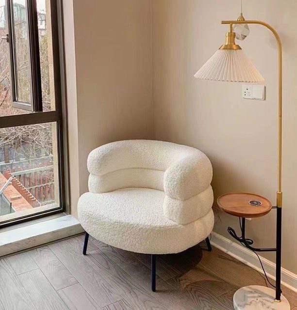 LIUSHADUOLA Polsterstuhl mit Lammwolle Rückenlehne in Weiß für Wohnzimmer und Schlafzimmer - Bild 1