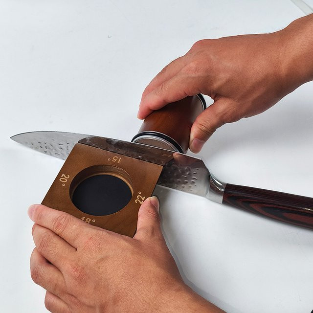 RSCHEF 4-Winkel-Rollmesserschärfer mit magnetischem Halter in Braun und Holzoptik für verschiedene Schärfegrade - Bild 1