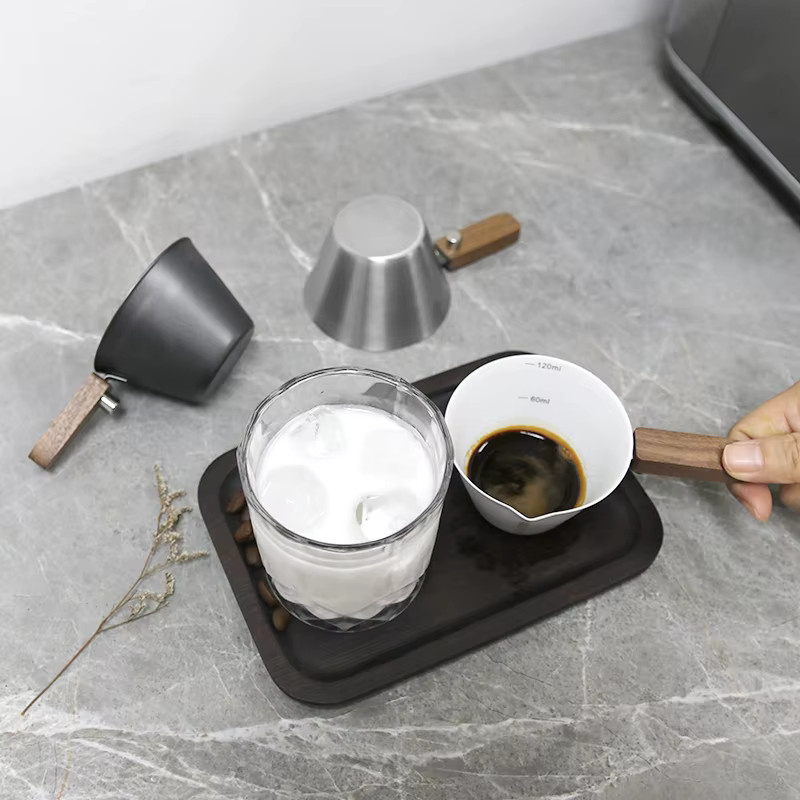 ALIKISSCAFE Espresso-Messbecher aus Edelstahl mit Holzgriff und Skala, Weiß, 120 ml - Bild 5