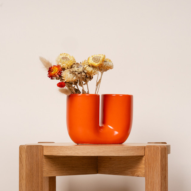 BLUME2000 Steingut Vase in Bogenform in Orange für den nordischen Wohnstil - Bild 1