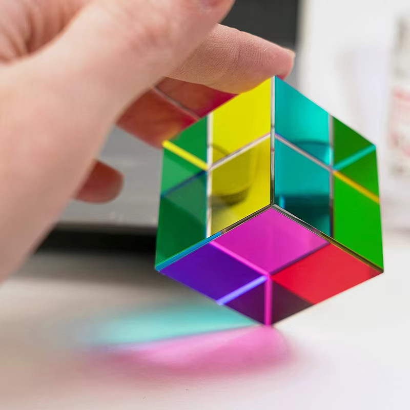 Meade Cube Prisma Optisches Experiment mit drei Primärfarben als Desktop-Ornament und wissenschaftliches Spielzeug in Multicolor - Bild 2