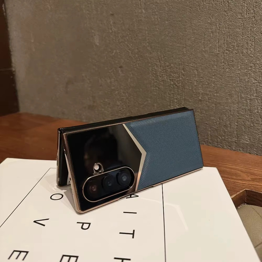 Luxuriöse Leder-Handyhülle für Samsung Galaxy Z Fold 7, 6, 5, 4, 3 in Schwarz mit integriertem Displayschutz und stoßfestem Design - Bild 2