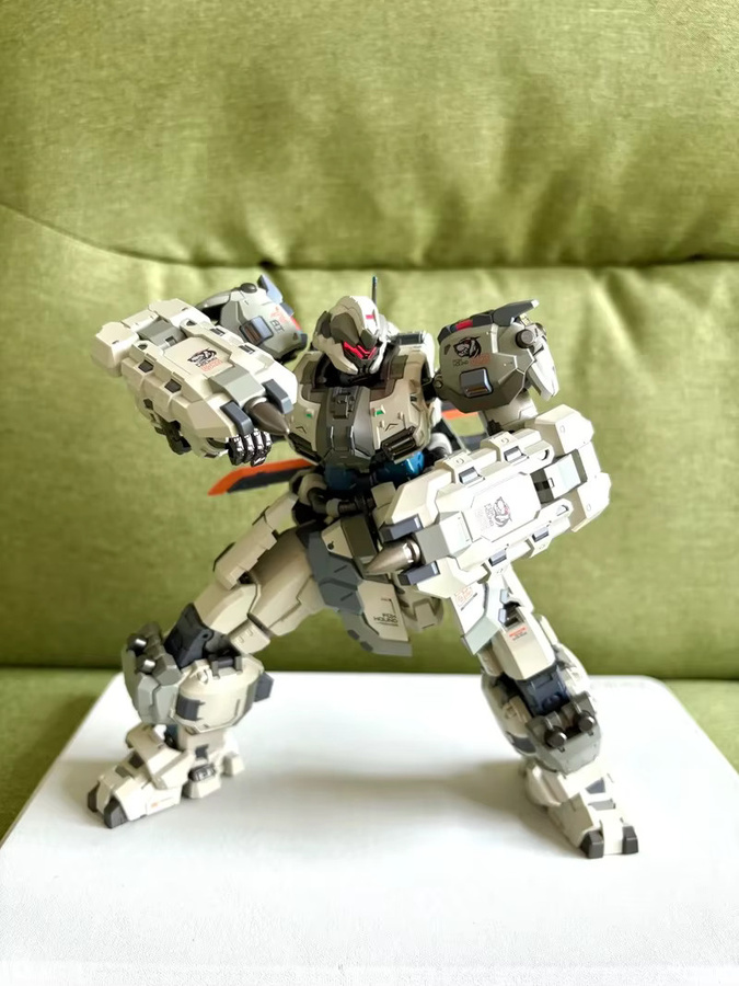 Moshow Ancestral Effect Butcher Type-Ii Tyrant Foxhound Team Action Figure - Bild 2