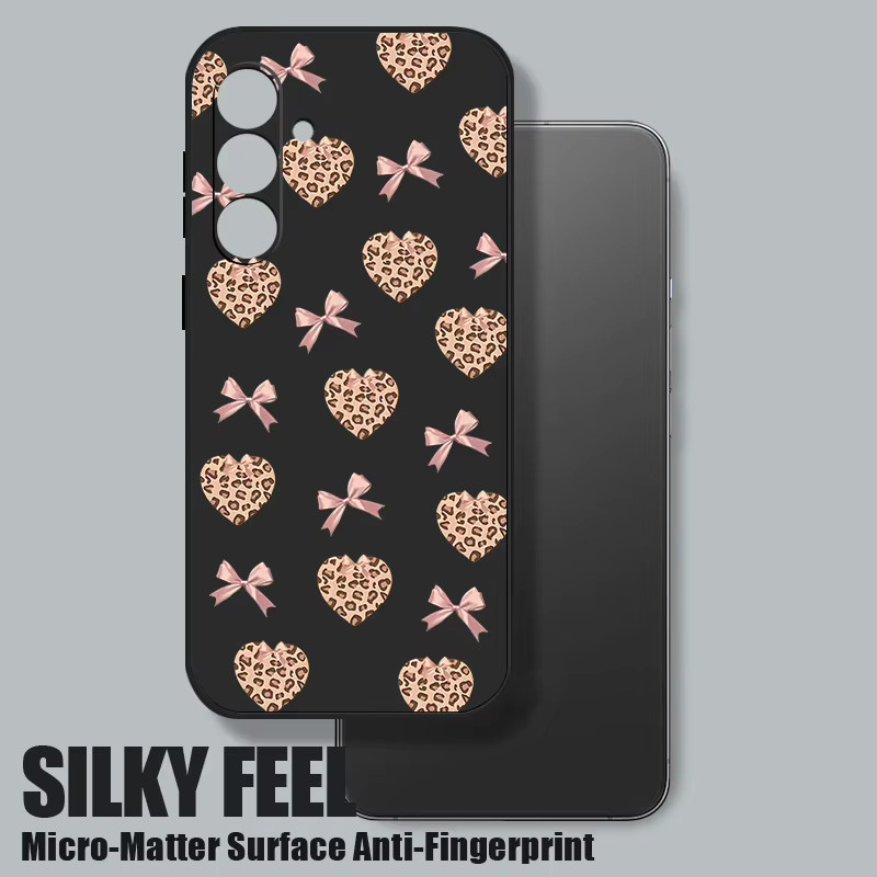 Handyhülle mit Leopardenmuster und Herzen für Samsung Galaxy S25 S24 S23 S22 Ultra Plus FE inklusive Soft Lanyard Cover in Beige, Weiß und Schwarz - Bild 3
