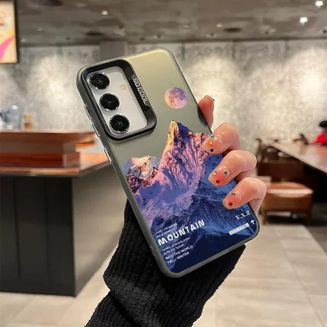 Snow Mountain Handyhülle für Samsung Galaxy A56 A55 A54 A36 A35 A34 A26 A25 A24 A16 A15 A14 Laser Case aus PC und TPU in Grau und Mehrfarbig - Bild 1
